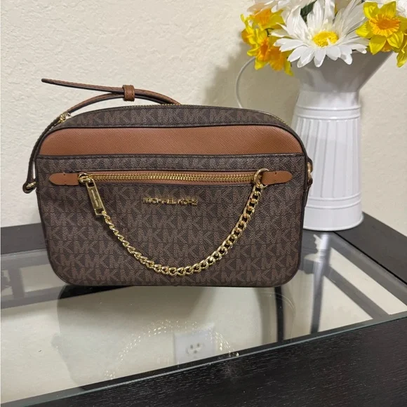 Michael Kors Jet Set Large Logo Crossbody Bag - Picture 2 of 9